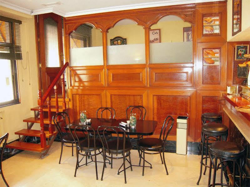 Hostal Arba Alcobendas Restoran fotoğraf